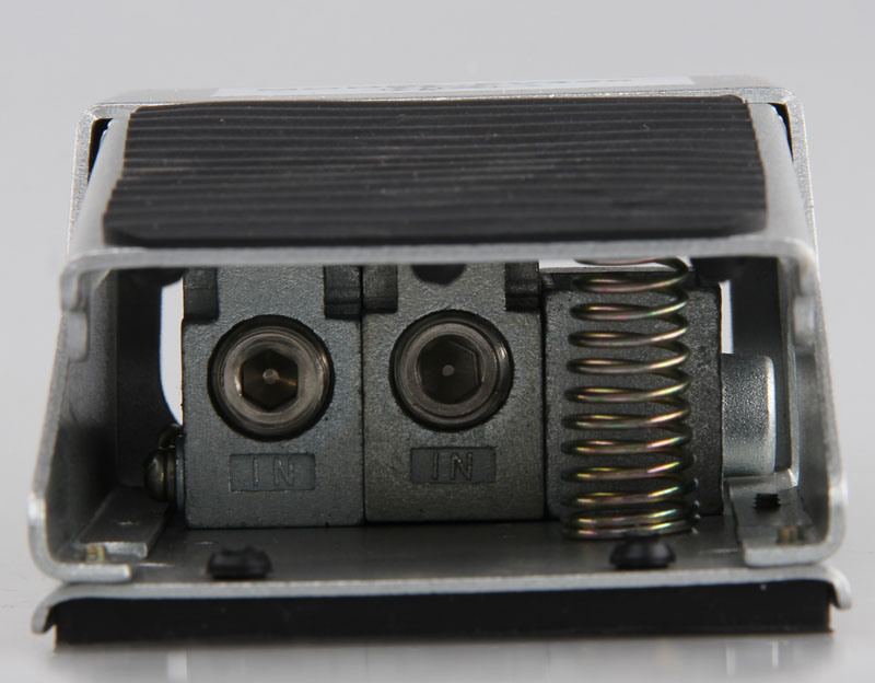 Xhnotion Pneumatic Directional Solenoid Valve Foot Valve 3 Way 2 Position 1/4